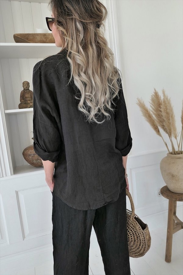 AMOR Linen Shirt Black von BYPIAS